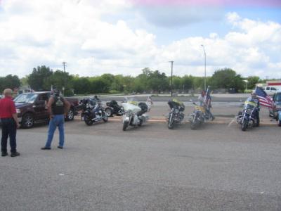 200808221334avnvetgaryholdermexia.jpg
